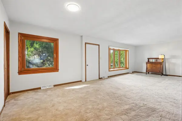 149 E Mt. Vernon RD, Waterloo, IA 50703