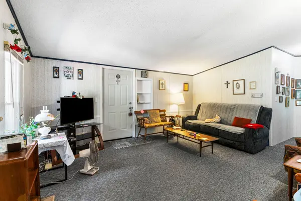6631 N 570, Winamac, IN 46996