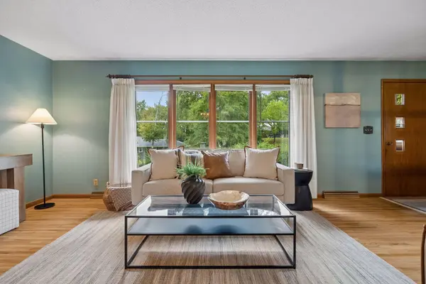 5073 Holiday RD, Minnetonka, MN 55345