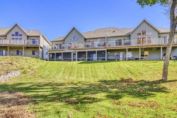 2150 Shady LN, Detroit Lakes, MN 56501
