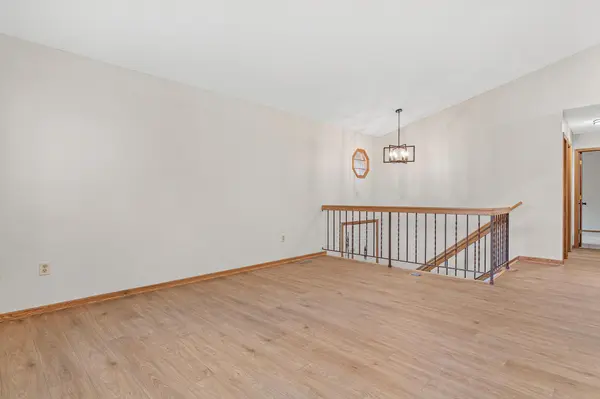 1547 Clemson DR, Eagan, MN 55122
