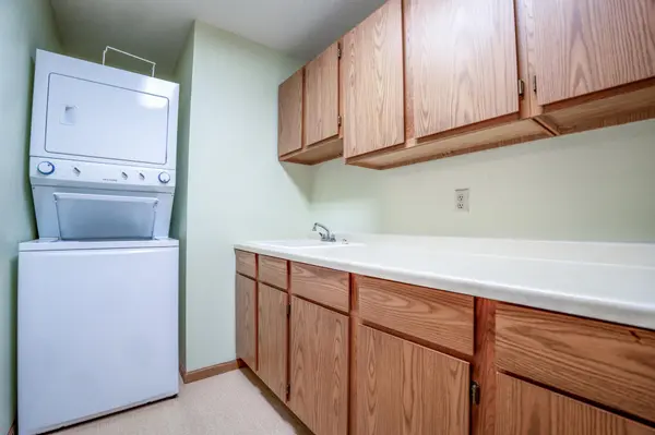 1801 Becker AVE SE #102, Willmar, MN 56201