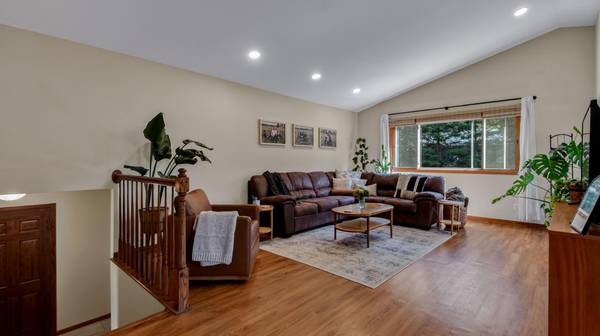 3309 S Pointe CT, Eau Claire, WI 54701