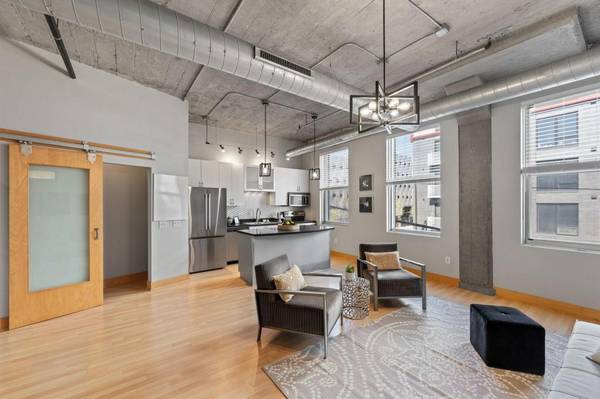 918 3rd St N #207, Minneapolis, MN 55401