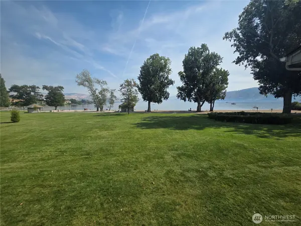 1 Beach 538-O, Manson, WA 98831