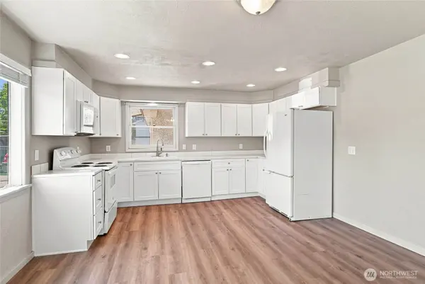 64 N James AVE, East Wenatchee, WA 98802