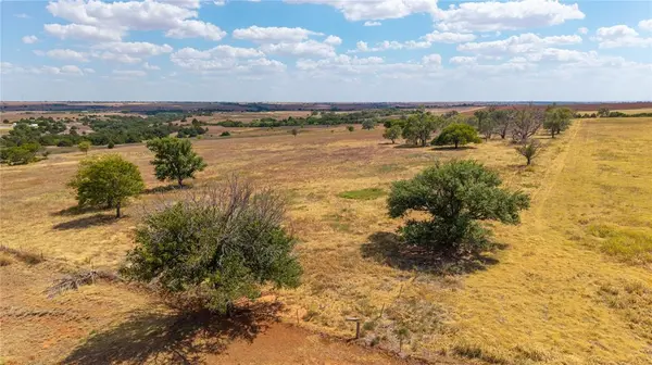 23165 E 1020 RD, Clinton, OK 73601