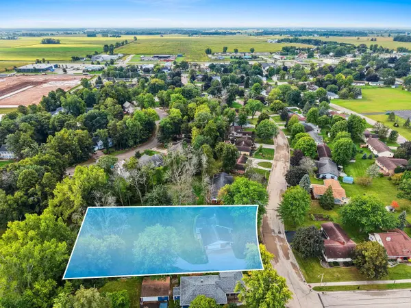 608 WOODSIDE DR, Seymour, WI 54165-1561