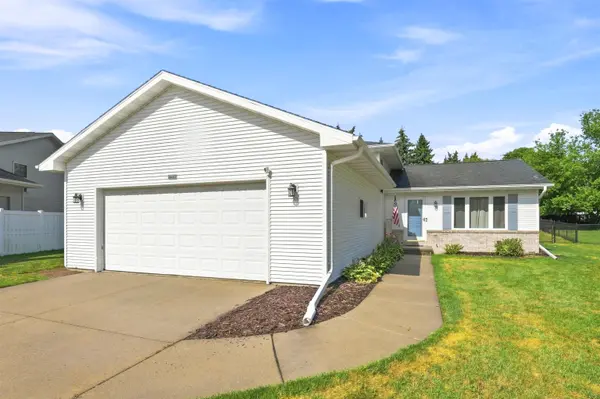 3885 COBBLESTONE CT, Oshkosh, WI 54901