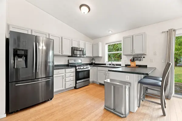 3885 COBBLESTONE CT, Oshkosh, WI 54901