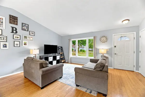 3885 COBBLESTONE CT, Oshkosh, WI 54901
