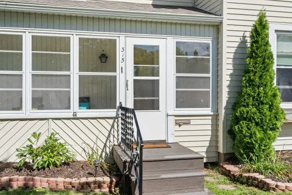 315 E QUINCY ST, New London, WI 54961-1944