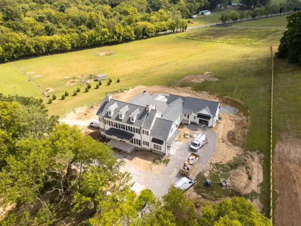 6747 Cool Springs Rd, Thompsons Station, TN 37179