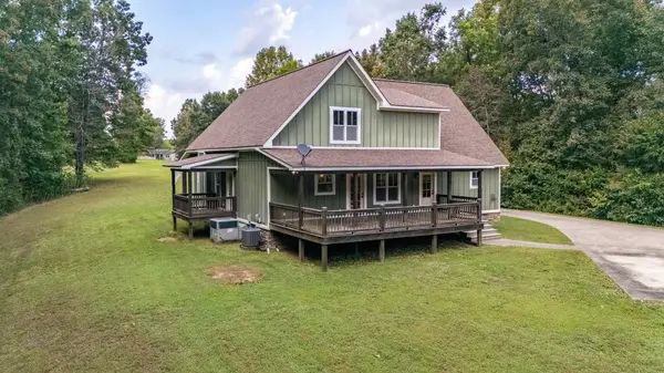 700 Old Johnson Lake Rd, Loretto, TN 38469
