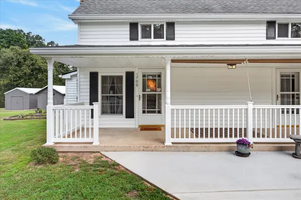 1700 Parchman Rd, Clarksville, TN 37040