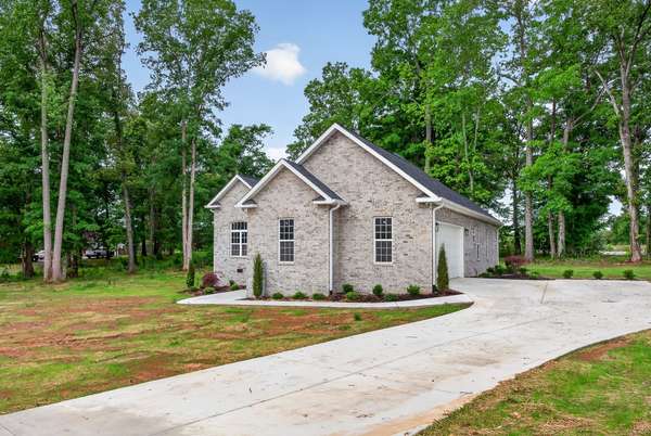 42 Todd Rd, Mcminnville, TN 37110