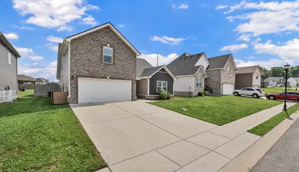 917 Burley Barn Rd, Clarksville, TN 37042