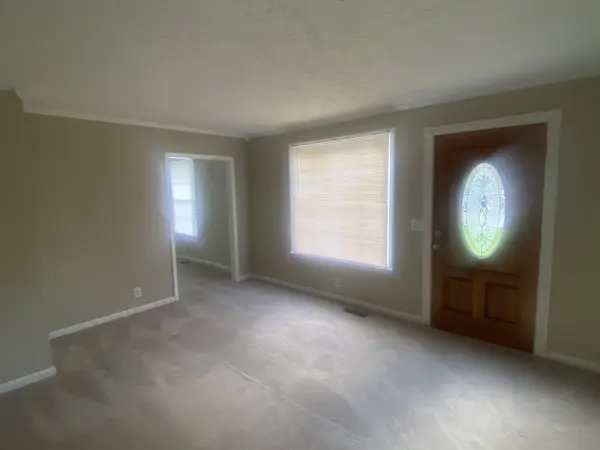 1006 Interstate Park Cir, Cedar Hill, TN 37032