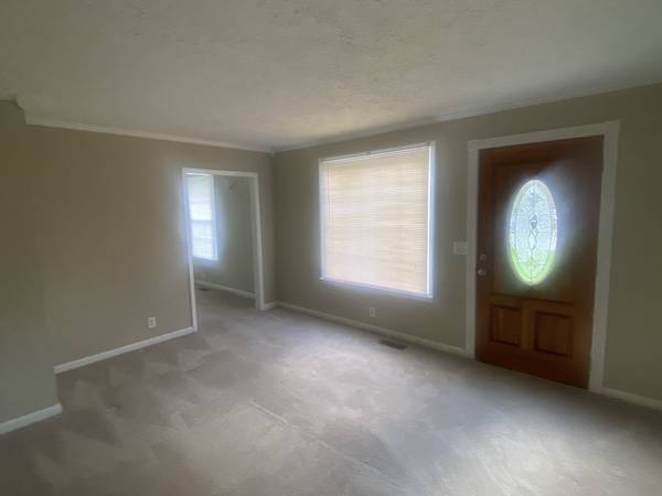 1006 Interstate Park Cir, Cedar Hill, TN 37032