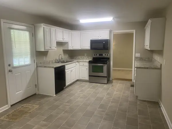 1006 Interstate Park Cir, Cedar Hill, TN 37032