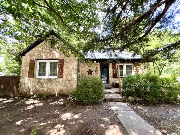 1825 N 9th, Arkansas City, KS 67005