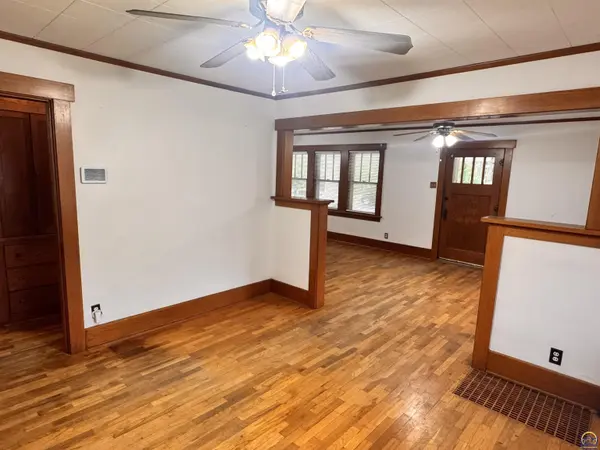 1267 SW Plass AVE, Topeka, KS 66604