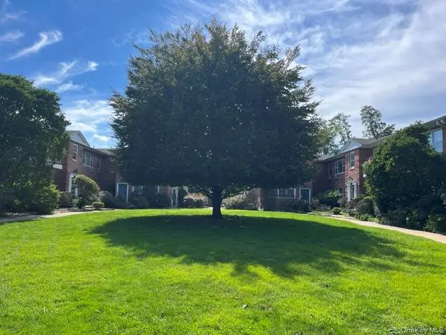 94 Shore RD #C1, Port Washington, NY 11050