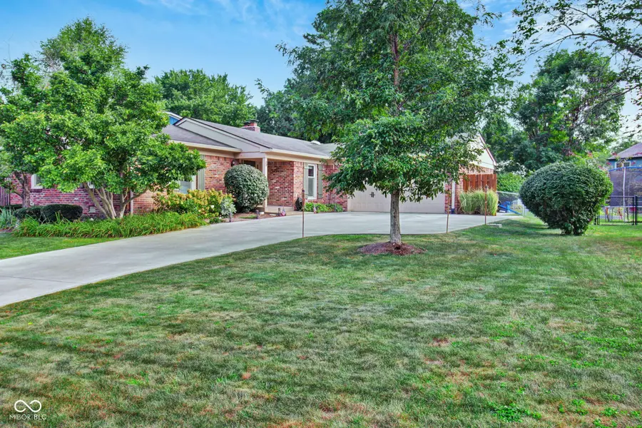 820 Hickory WAY, Noblesville, IN 46062