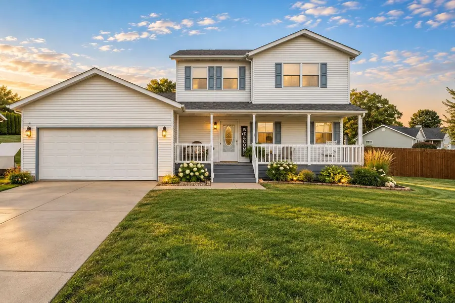 1611 Crest View LN, La Porte, IN 46350