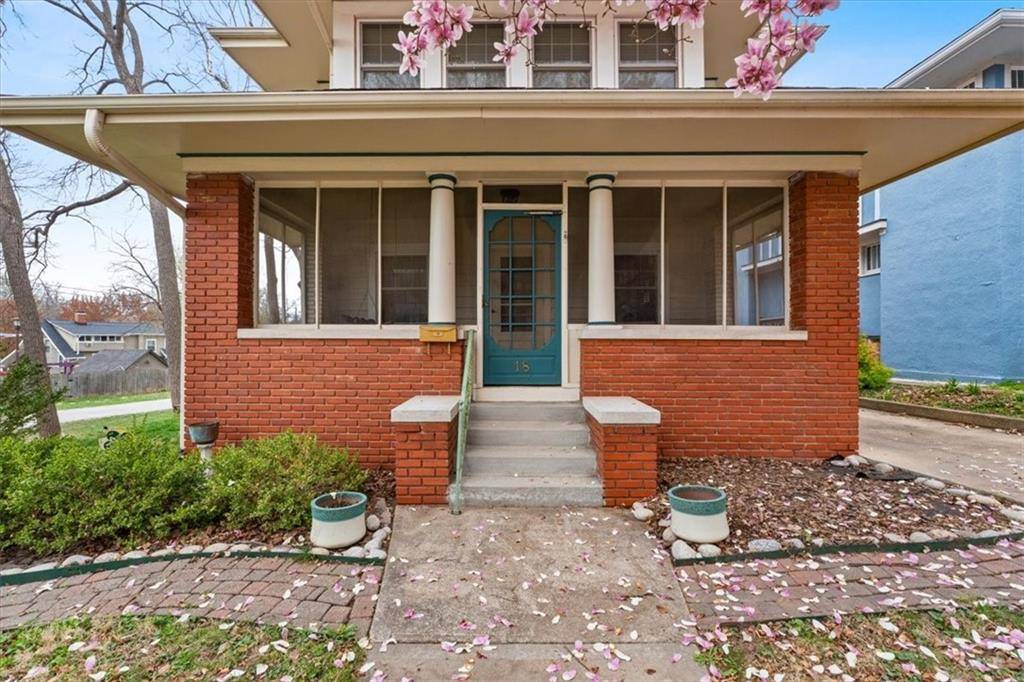 18 W 61st TER, Kansas City, MO 64113