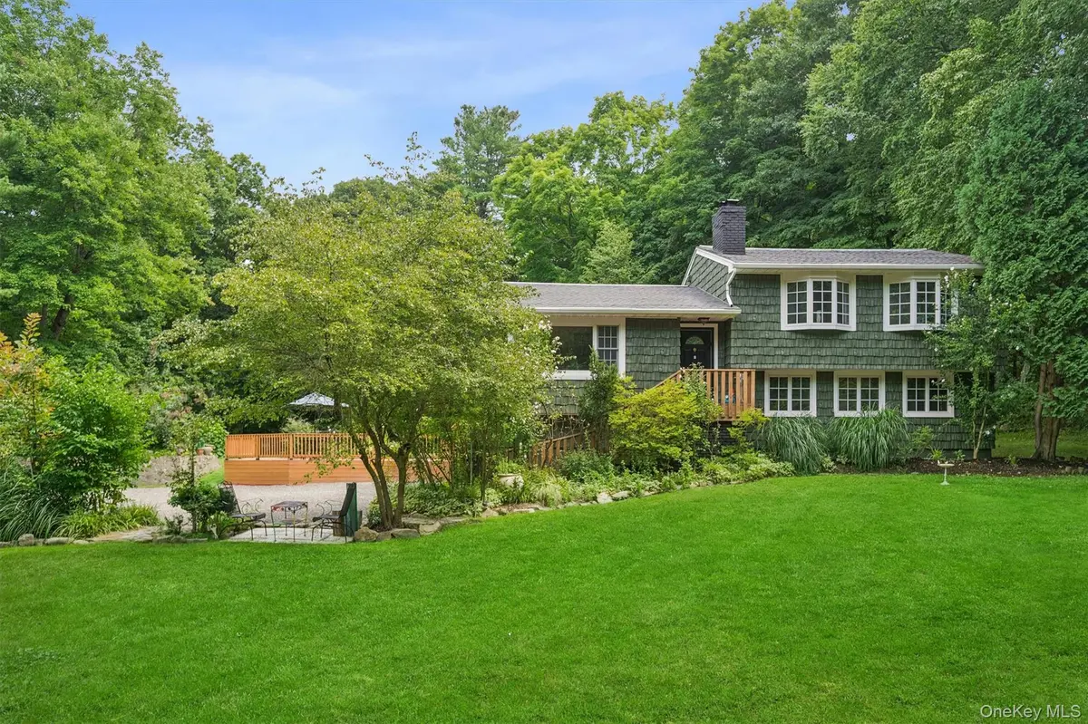 212 Old Albany Post RD, Garrison, NY 10524