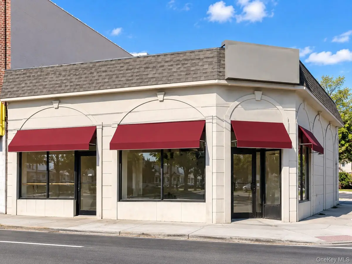 902-904 Hempstead TPKE, Franklin Square, NY 11010