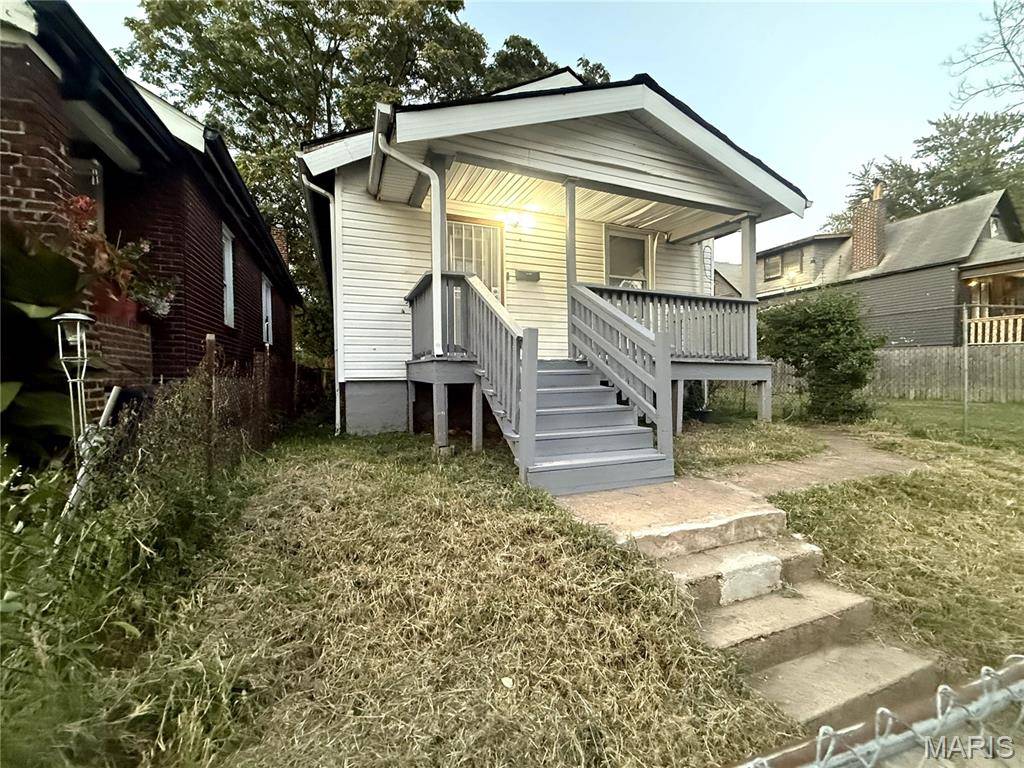 5651 Highland AVE, St Louis, MO 63112