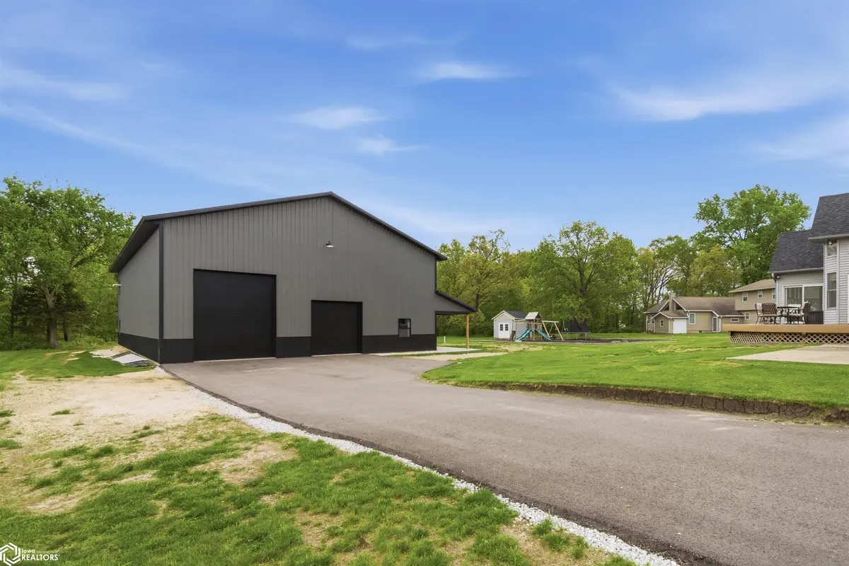3297 Country Club LN, Fort Madison, IA 52627