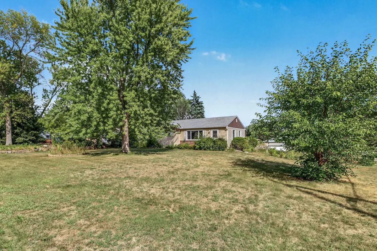 3004 Bellaire AVE, Maplewood, MN 55109