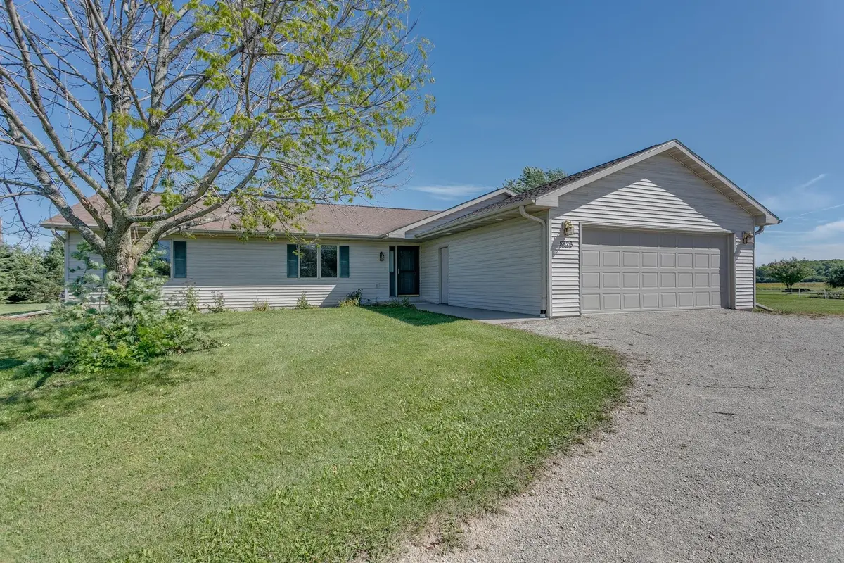 8826 N CLAYTON AVE, Neenah, WI 54956