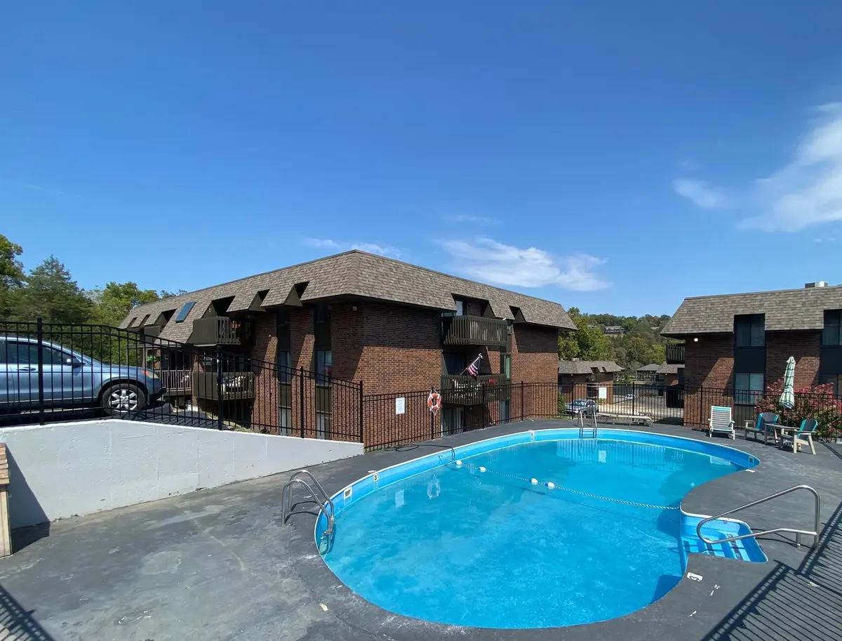 140 Wilshire DR #41, Hollister, MO 65672