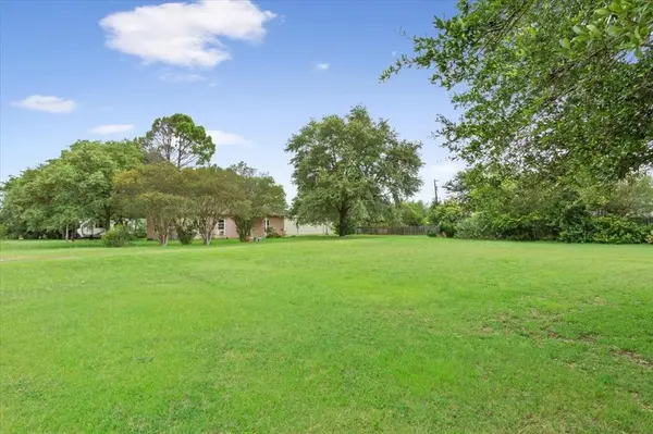 1084 Speegle Road, Woodway, TX 76712