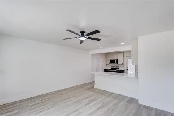 1011 E Alan Avenue, Carrollton, TX 75006