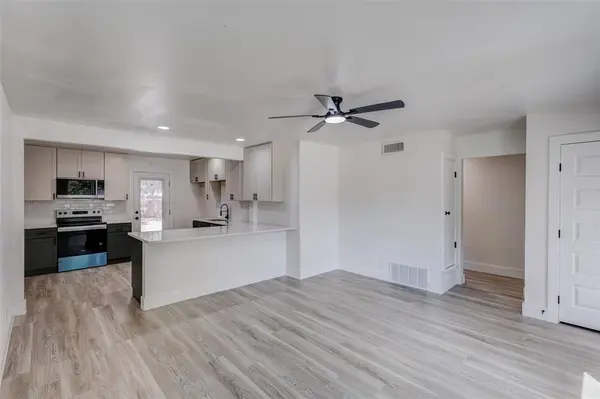 1011 E Alan Avenue, Carrollton, TX 75006