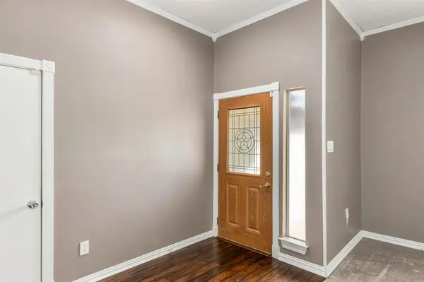 5906 Polo Club Drive, Arlington, TX 76017