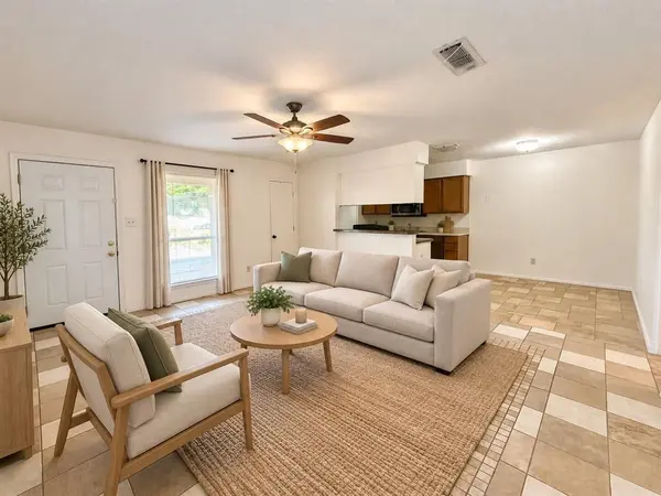 424 NW 23rd Street, Grand Prairie, TX 75050