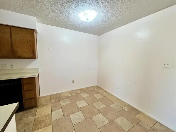 424 NW 23rd Street, Grand Prairie, TX 75050