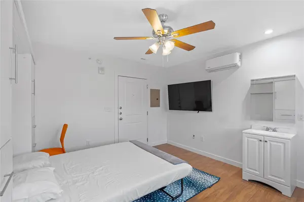 306 E 30 ST #202, Austin, TX 78705