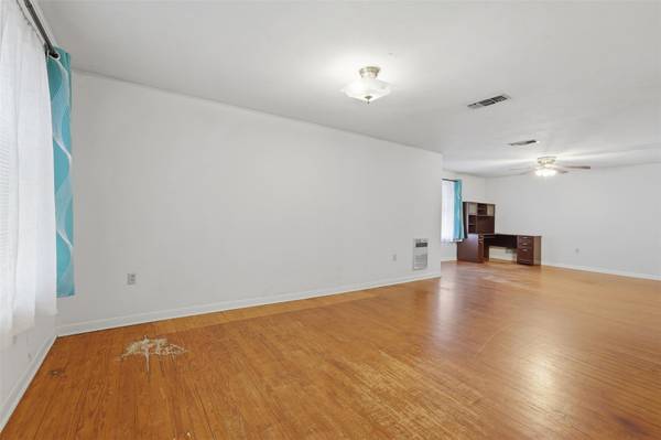 520 Seydler ST, Gonzales, TX 78629