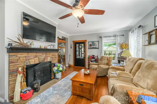 212 W Sunset Ridge DR, Etowah, NC 28729
