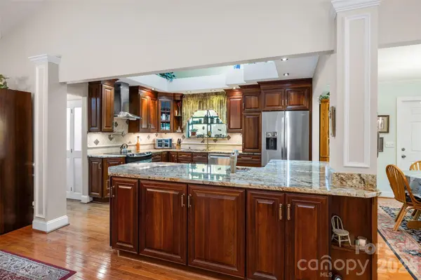 55 Heritage DR, Lake Wylie, SC 29710