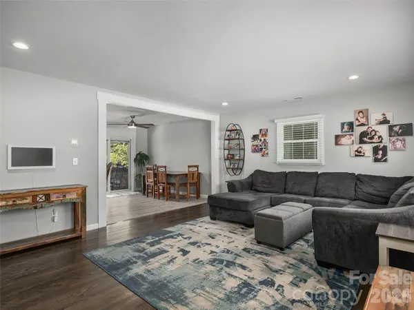 182 Locust CT, Arden, NC 28704
