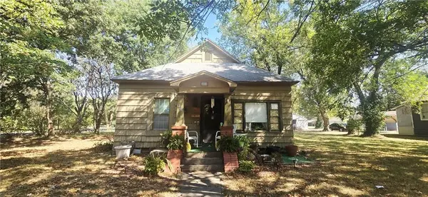 903 E 10th ST, Pittsburg, KS 66762