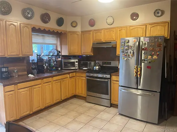 6166 78th ST, Middle Village, NY 11379